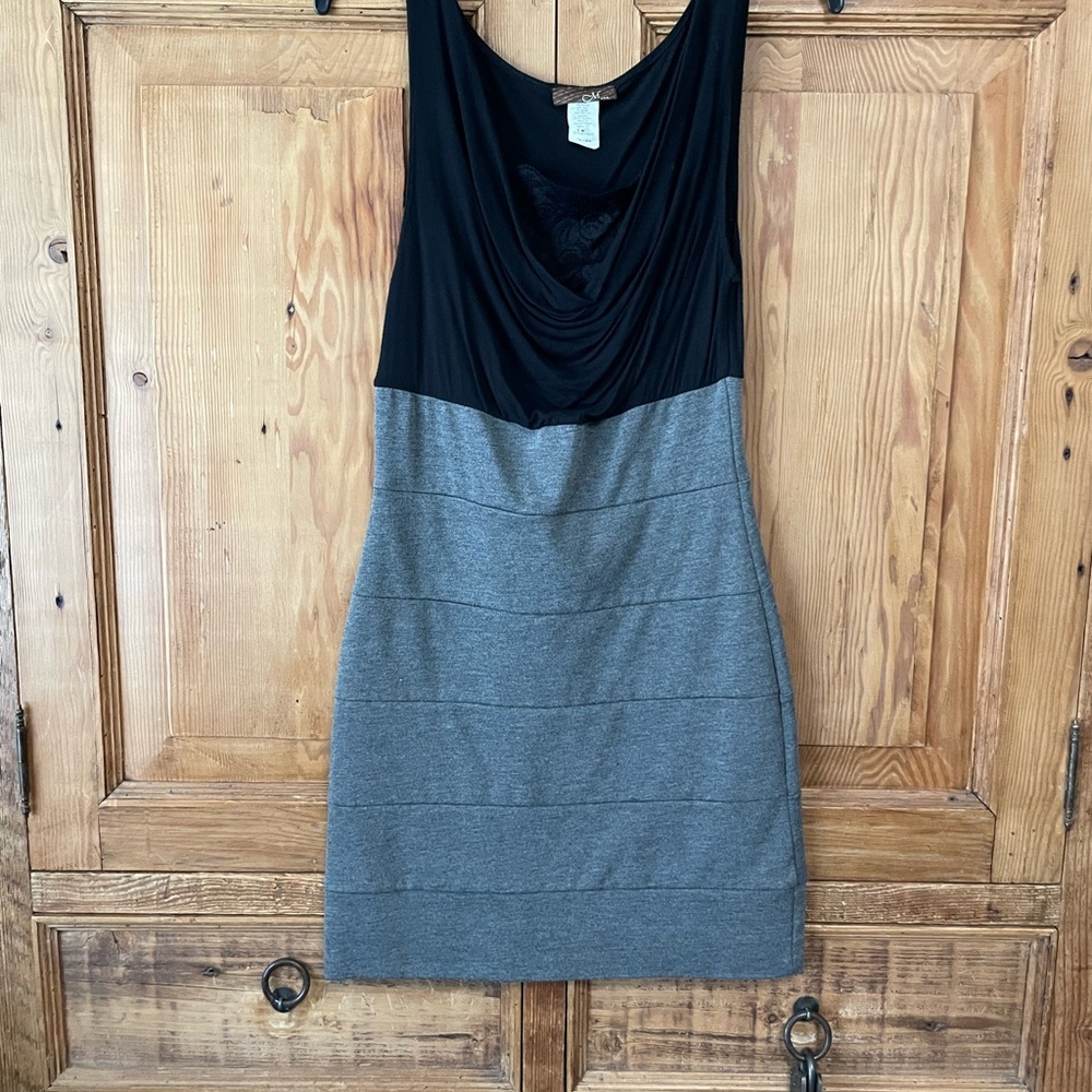 Elegant Black and Gray Sleeveless Dress